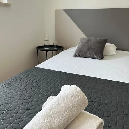 Lasta Apartment *